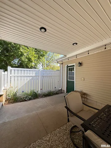 $160,000 | 211 West MacArthur Avenue, Lewistown, IL 61542