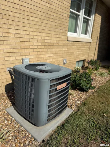 $160,000 | 211 West MacArthur Avenue, Lewistown, IL 61542