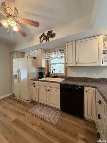 $160,000 | 211 West MacArthur Avenue, Lewistown, IL 61542