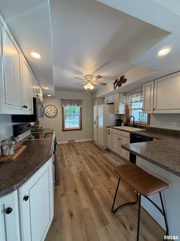 $160,000 | 211 West MacArthur Avenue, Lewistown, IL 61542