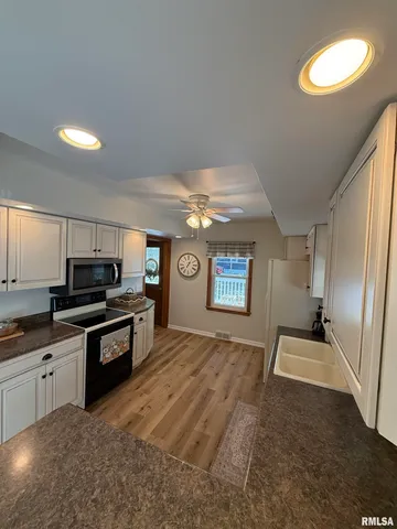 $160,000 | 211 West MacArthur Avenue, Lewistown, IL 61542