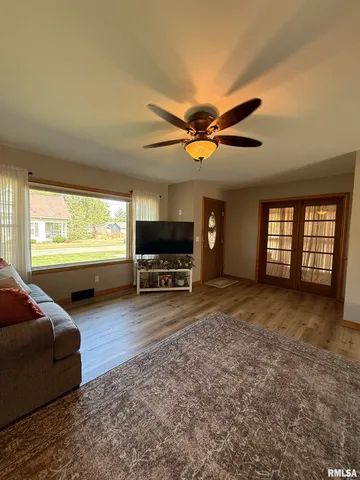 $160,000 | 211 West MacArthur Avenue, Lewistown, IL 61542