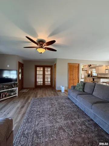 $160,000 | 211 West MacArthur Avenue, Lewistown, IL 61542