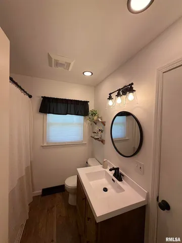 $160,000 | 211 West MacArthur Avenue, Lewistown, IL 61542