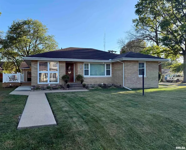 $160,000 | 211 West MacArthur Avenue, Lewistown, IL 61542