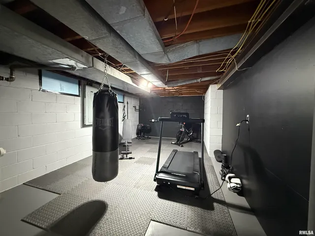 $160,000 | 211 West MacArthur Avenue, Lewistown, IL 61542