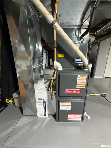 $160,000 | 211 West MacArthur Avenue, Lewistown, IL 61542