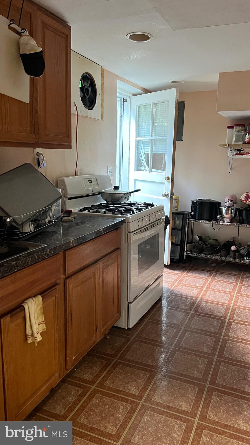 1402 Woodbridge Road Catonsville, MD 21228 - Photo 21 of 28