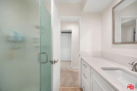 $949,000 | 809 South Bundy Drive, Unit 205, Los Angeles, CA 90049