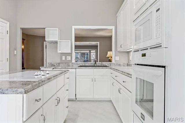 $445,000 | 853 Braefield Court, Chesterfield, MO 63017