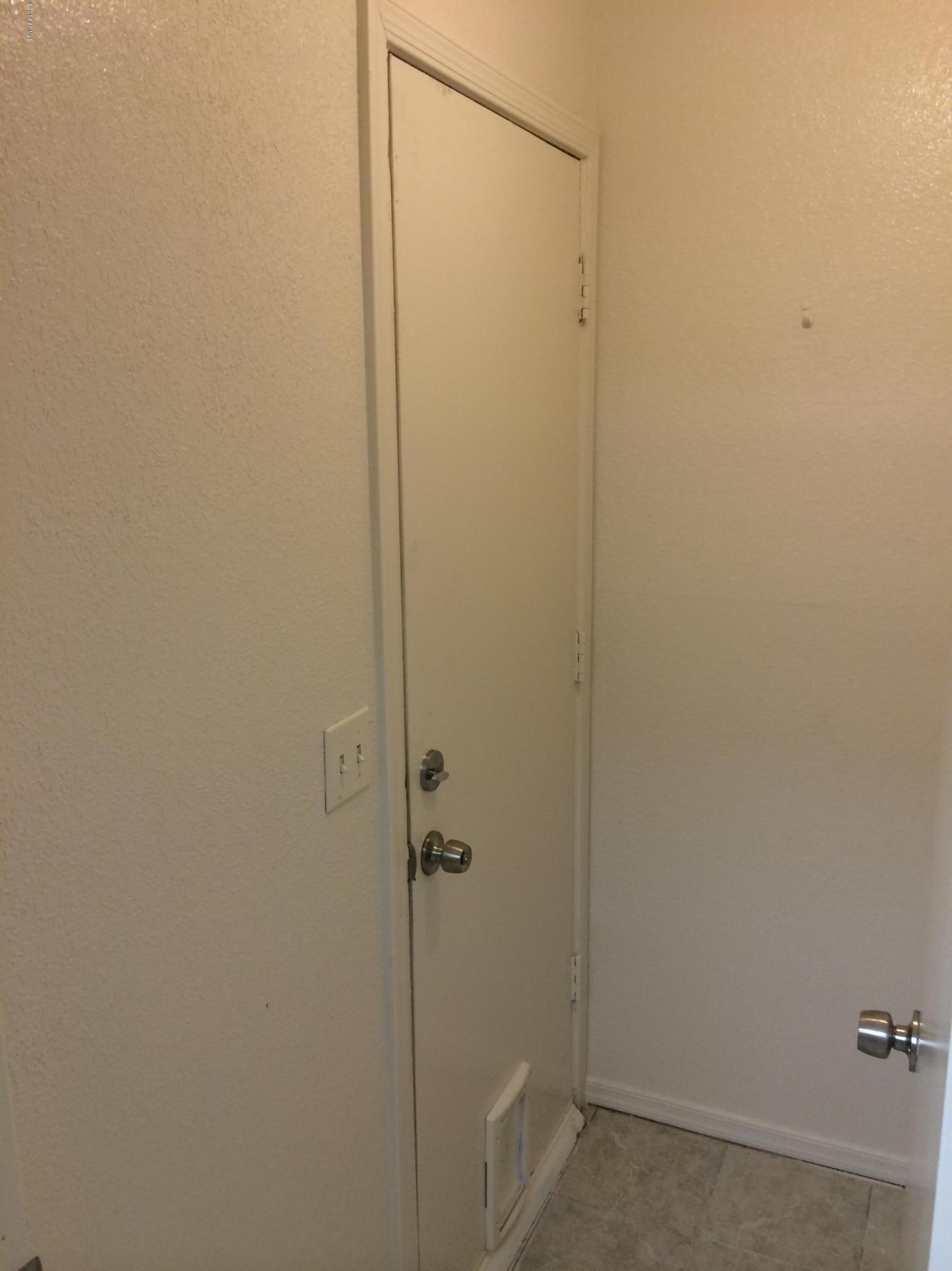 19601 North 7th Street, Unit 1085 Phoenix, AZ 85024 - Photo 5 of 23 a bathroom with a shower