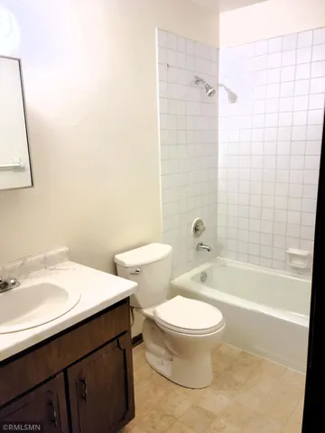 $770 | 218 North Jefferson Street, Unit 2, St. Croix Falls, WI 54024