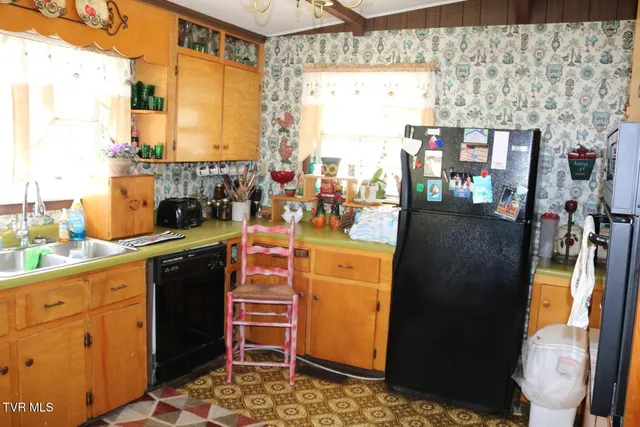 $450,000 | 875 Pates Hill Road, Mosheim, TN 37818