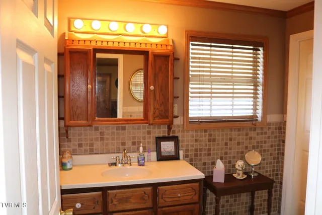 $450,000 | 875 Pates Hill Road, Mosheim, TN 37818