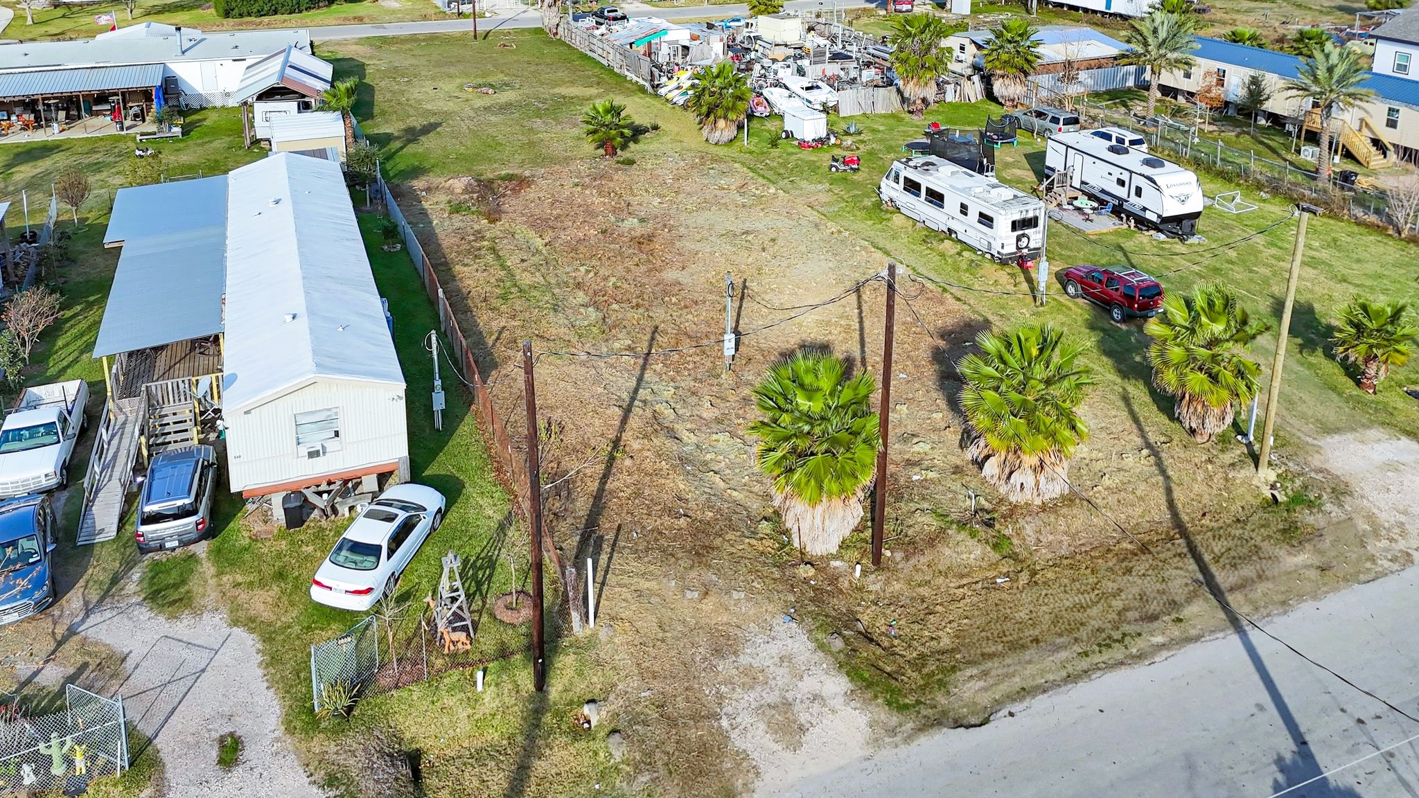 526 15th Street Dickinson, TX 77539 - Photo 12 of 12 view of the vase of flowers