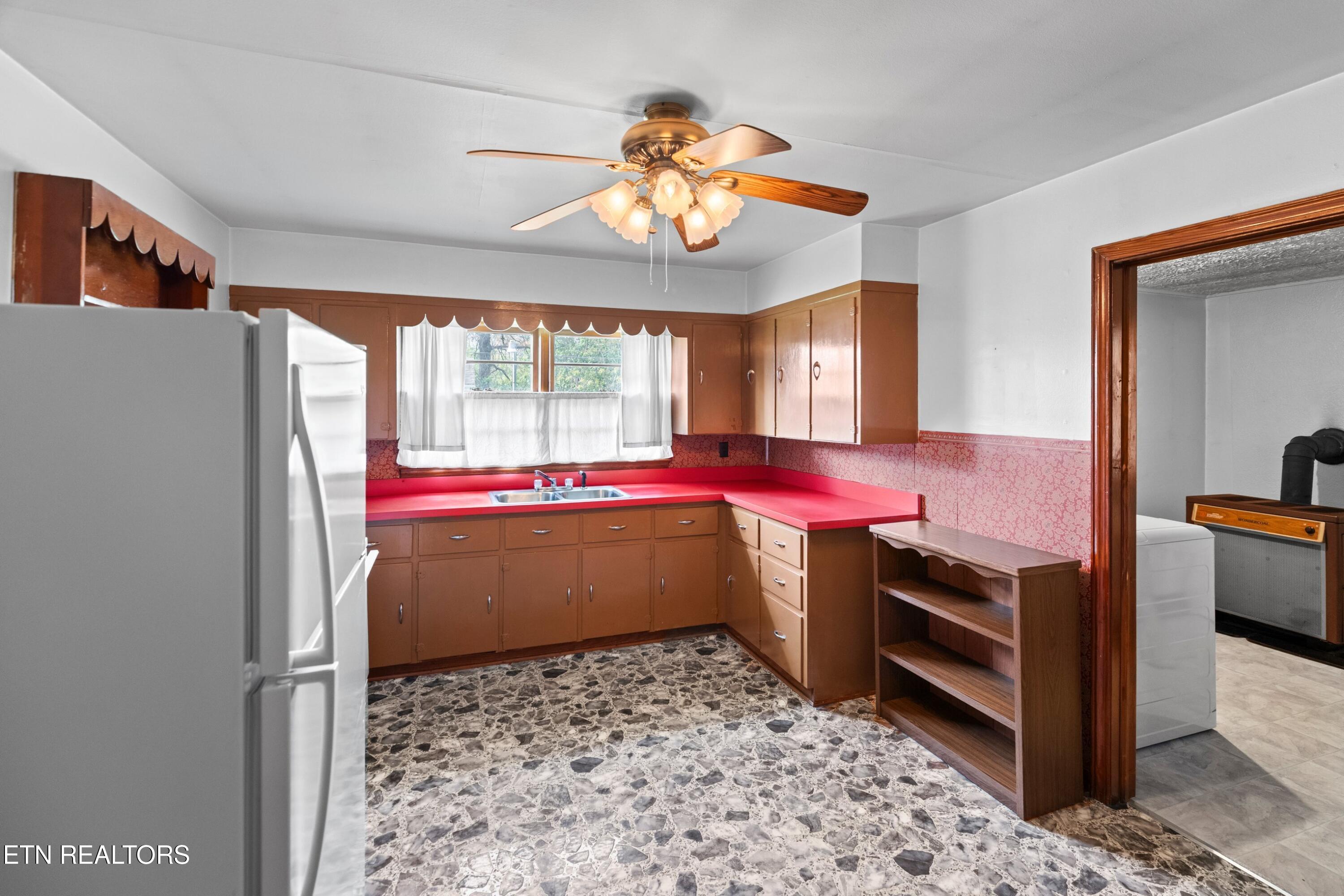 3003 Jane Street White Pine, TN 37890 - Photo 10 of 25 011-3003JaneStreet-WhitePine-TN-37890-SM