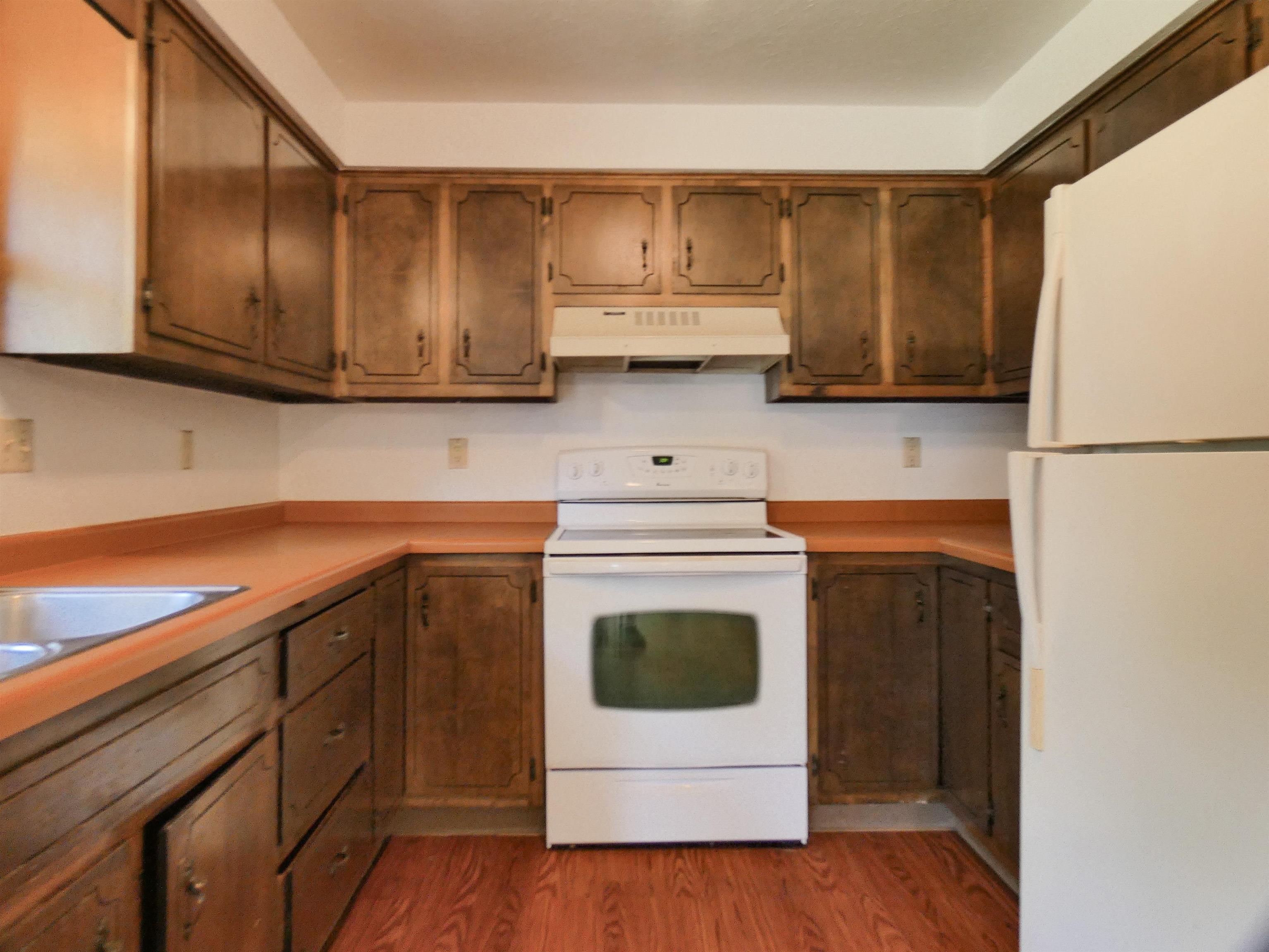 465 South Good Hope Road De Pere, WI 54115 - Photo 8 of 36