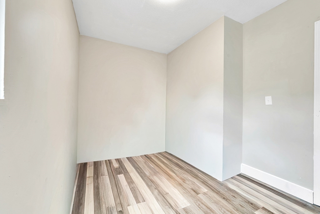 108 Marble Street Springfield, MA 01105 - Photo 13 of 23