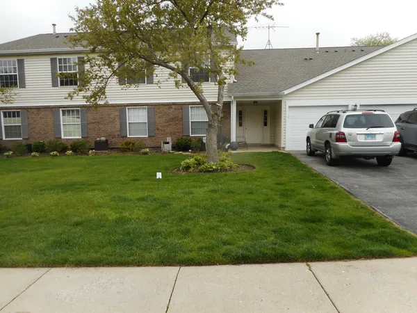 $240,000 | 355 Wilmington Drive, Unit D1, Bartlett, IL 60103