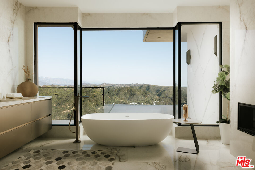 2180 Stradella Road Los Angeles, CA 90077 - Photo 11 of 21