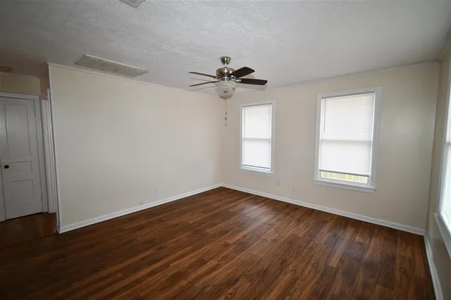 $950 | 912 17th Street, Lake Charles, LA 70601