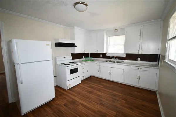 $950 | 912 17th Street, Lake Charles, LA 70601