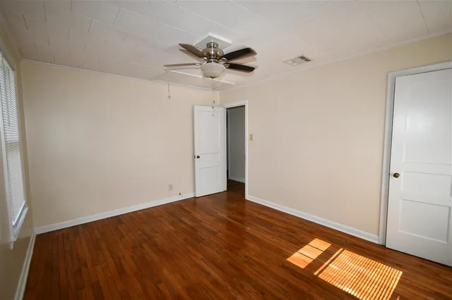 $950 | 912 17th Street, Lake Charles, LA 70601