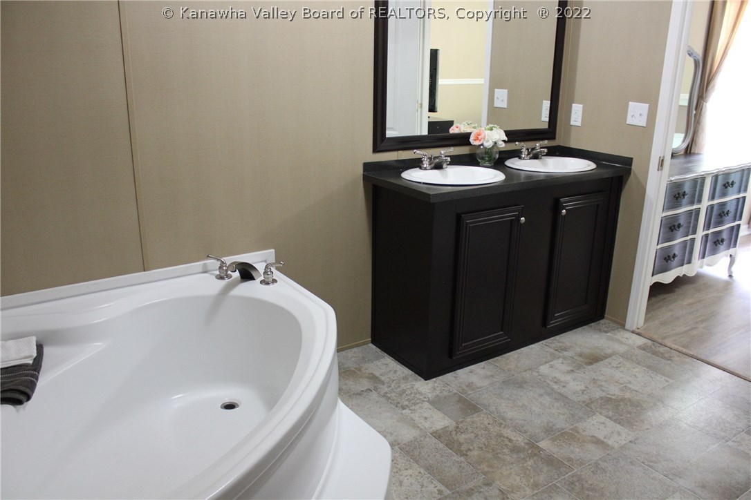 615 Hope Acres Road Elkview, WV 25071 - Photo 16 of 27 Gallery Image 16