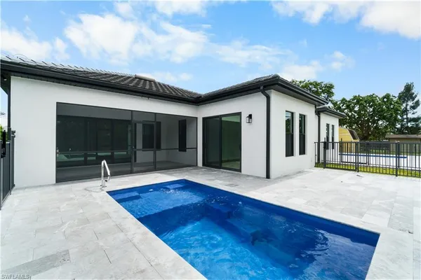 $5,500 | 837 91st Avenue North, Naples, FL 34108