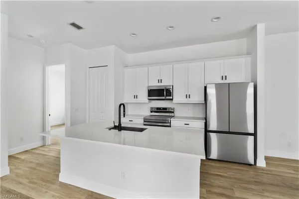 $5,500 | 837 91st Avenue North, Naples, FL 34108