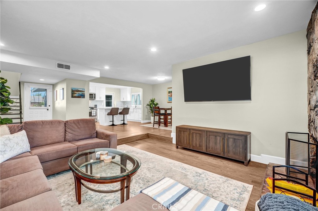 10661 Ritter Street Cypress, CA 90630 - Photo 7 of 32