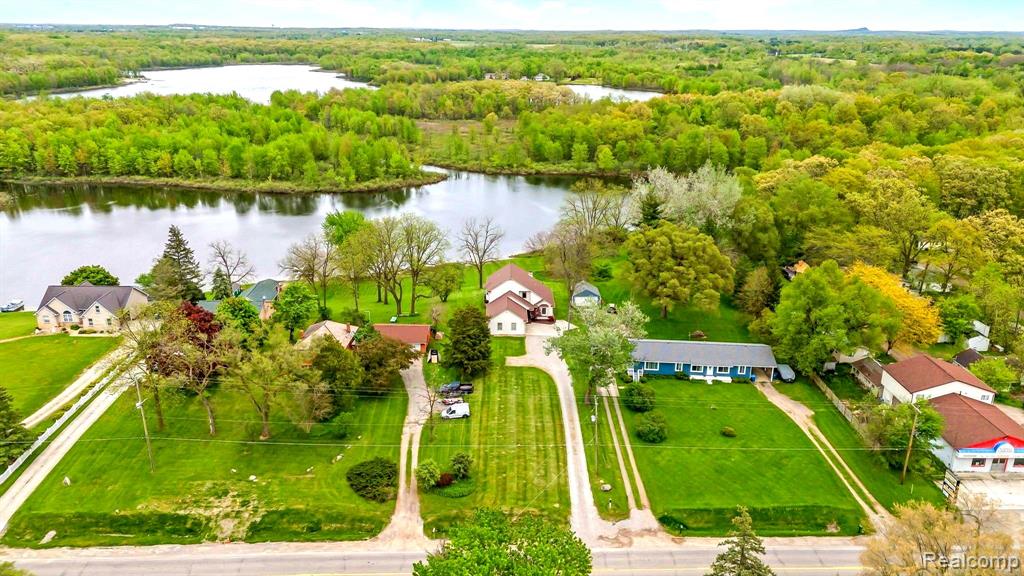11099 Fenton Road Fenton, MI 48430 - Photo 32 of 47