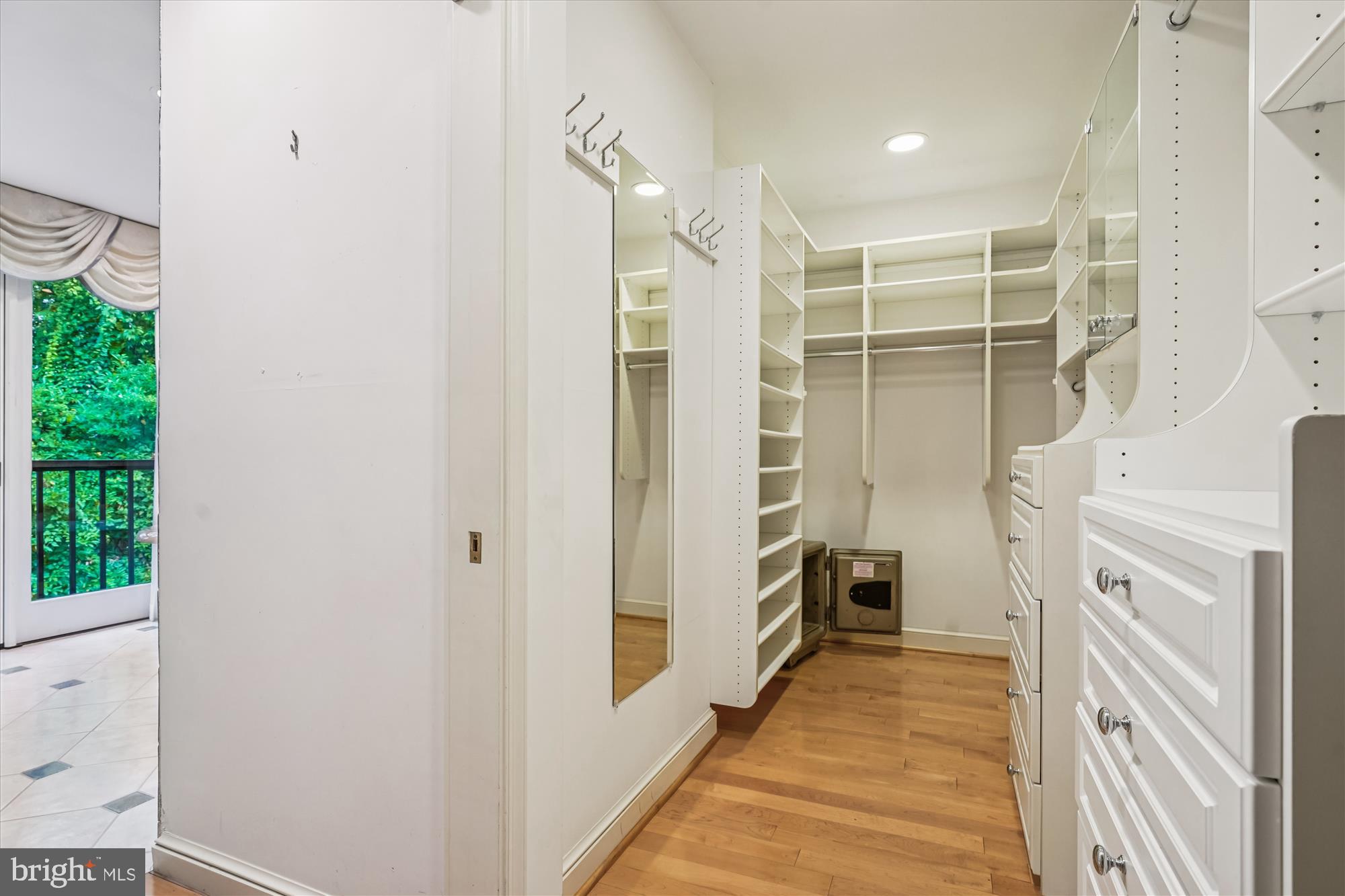702 Belgrove Road McLean, VA 22101 - Photo 18 of 52 a view of a walk in closet