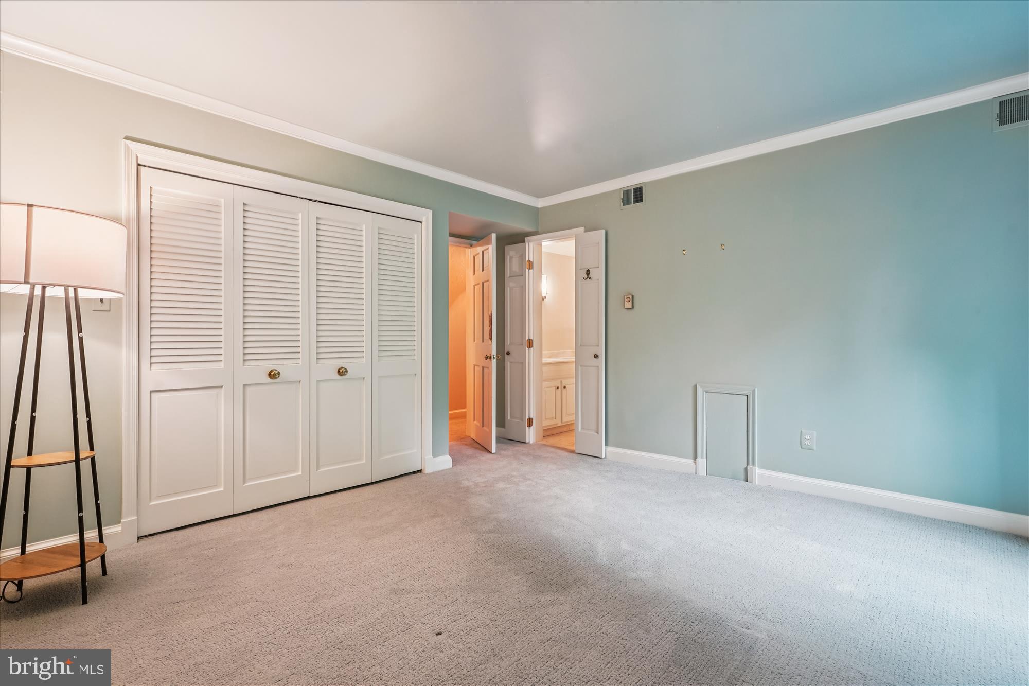 702 Belgrove Road McLean, VA 22101 - Photo 25 of 52 an empty room with windows