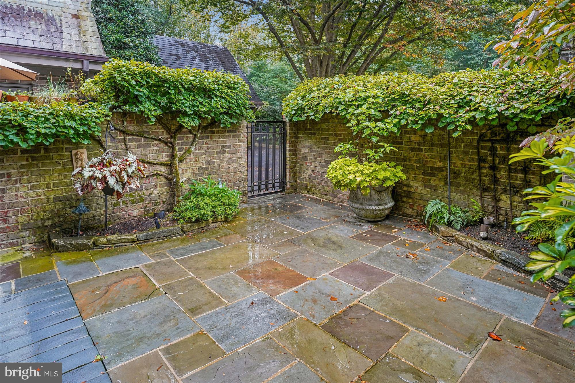 702 Belgrove Road McLean, VA 22101 - Photo 9 of 52 a view of a backyard with sitting area