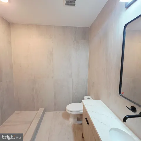 $2,400 | 714 Chestnut Street, Unit 4F, Philadelphia, PA 19106