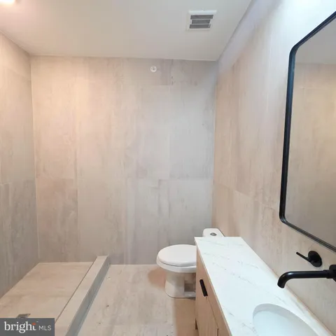 $2,400 | 714 Chestnut Street, Unit 4F, Philadelphia, PA 19106