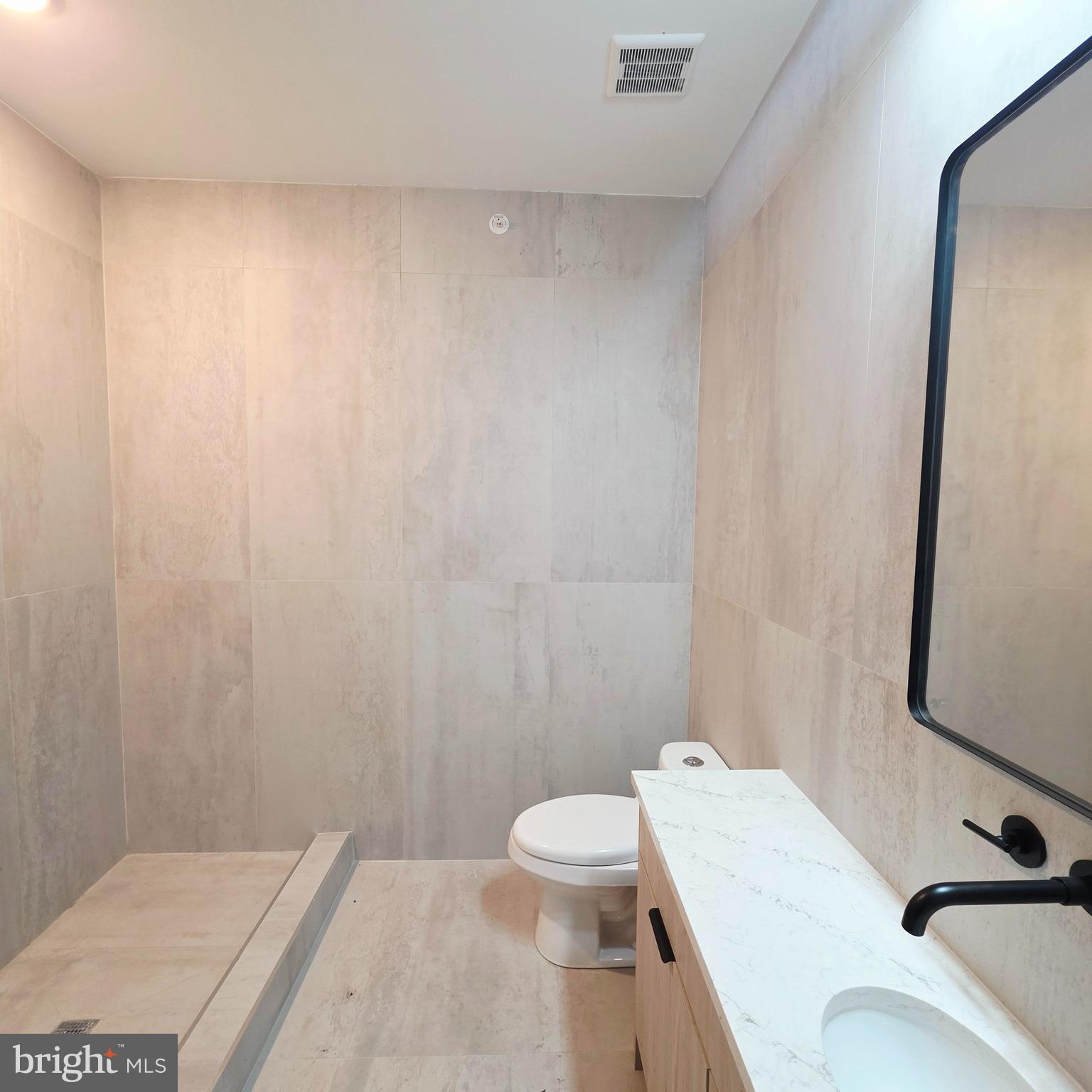 714 Chestnut Street, Unit 5 Philadelphia, PA 19106 - Photo 17 of 20