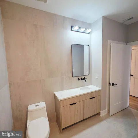 $2,400 | 714 Chestnut Street, Unit 4F, Philadelphia, PA 19106