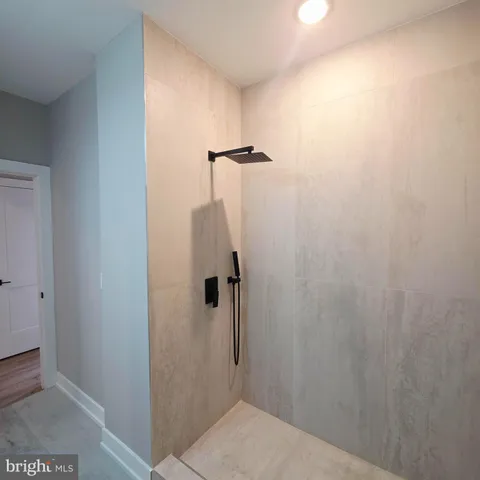 $2,400 | 714 Chestnut Street, Unit 4F, Philadelphia, PA 19106