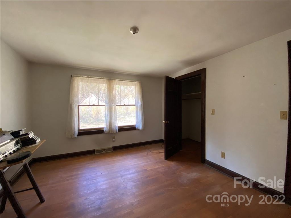 1629 Grapevine Road Marshall, NC 28753 - Photo 12 of 16 Gallery Image 12