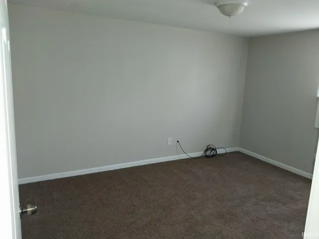 $900 | 127 West Jackson Street, Unit 13 13, Galveston, IN 46932