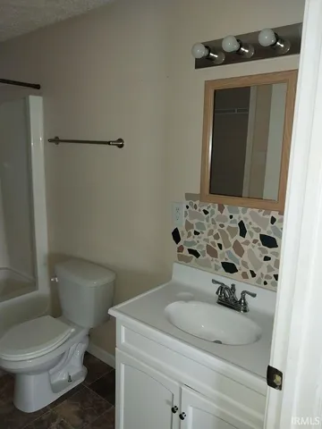 $900 | 127 West Jackson Street, Unit 13 13, Galveston, IN 46932