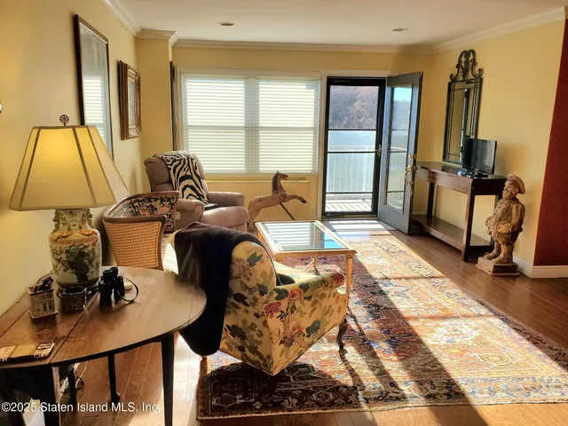 $375,000 | 1100 Clove Road, Unit 7O | Silver Lake