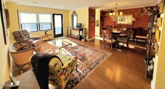 $375,000 | 1100 Clove Road, Unit 7O | Silver Lake