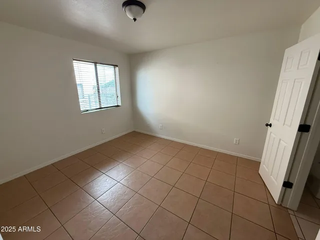 a view of a livingroom with closet