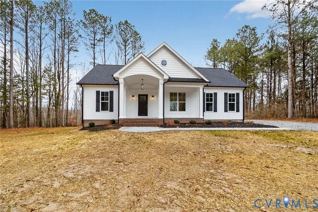 $399,900 | 79 East Sunrise Drive, Warsaw, VA 22572