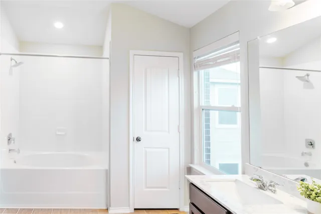 $2,000 | 2950 East Old Settlers Boulevard, Unit 36, Round Rock, TX 78665