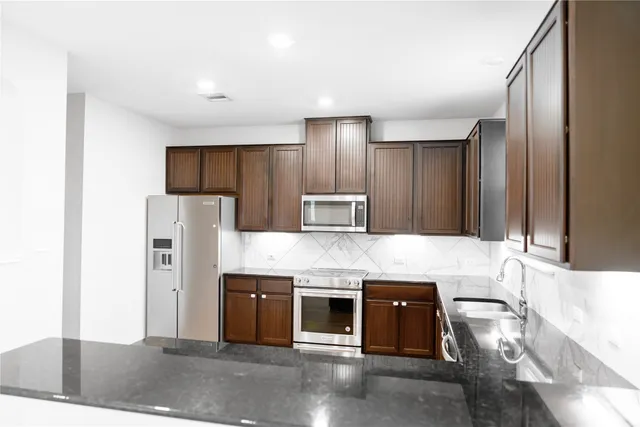 $2,000 | 2950 East Old Settlers Boulevard, Unit 36, Round Rock, TX 78665