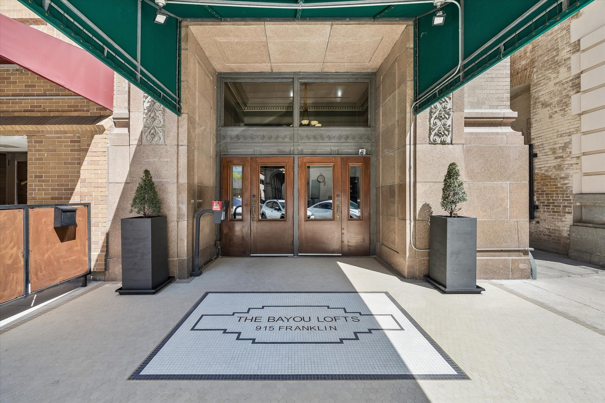 915 Franklin Street, Unit 9L Houston, TX 77002 - Photo 37 of 50 Bayou Lofts Lobby Entrance